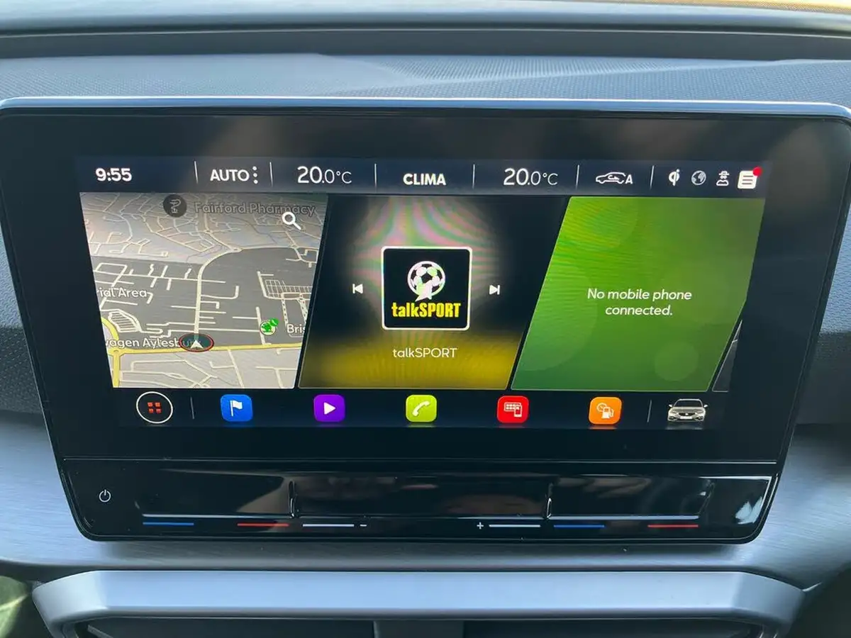 2022-seat-leon-15-etsi-fr-estate-big-40