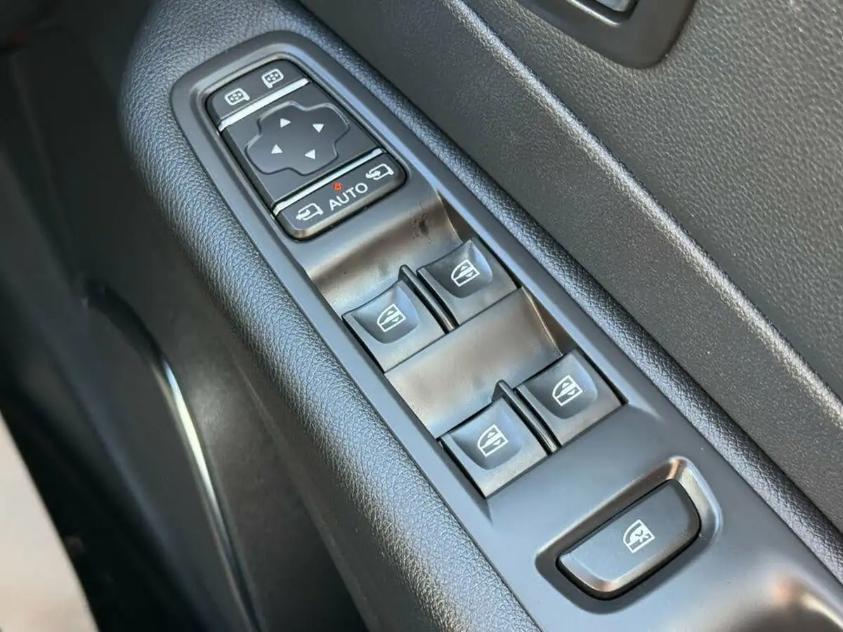 2018-renault-captur-12-tce-dynamique-s-nav-big-32