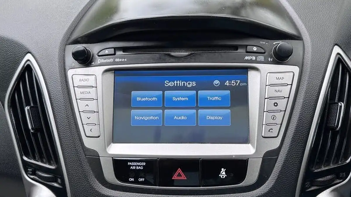 2012-hyundai-ix35-20td-premium-4wd-big-35