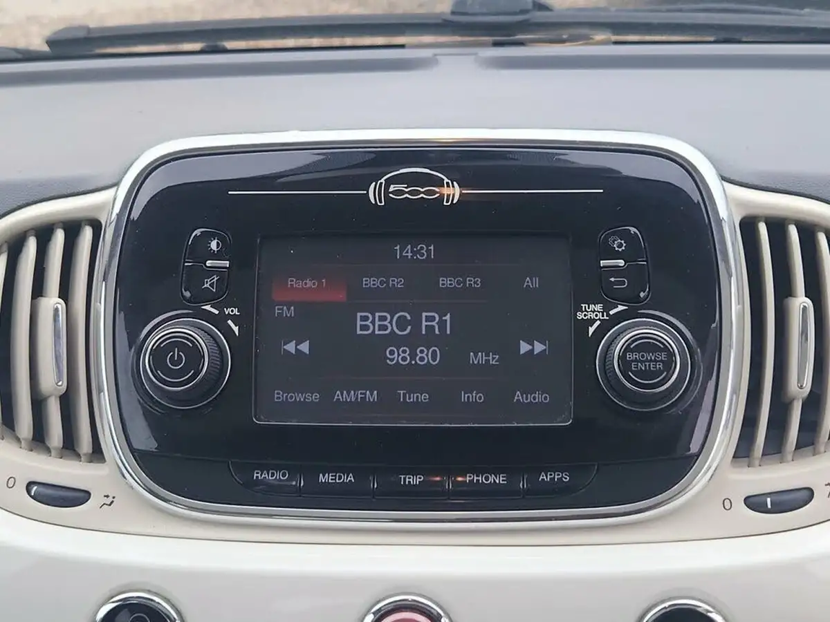 2016-fiat-500-12-lounge-dualogic-big-6