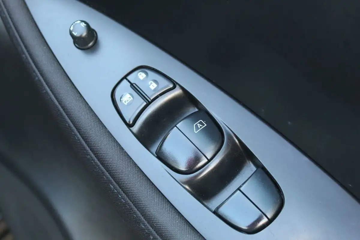 2021-nissan-leaf-e-acenta-big-21