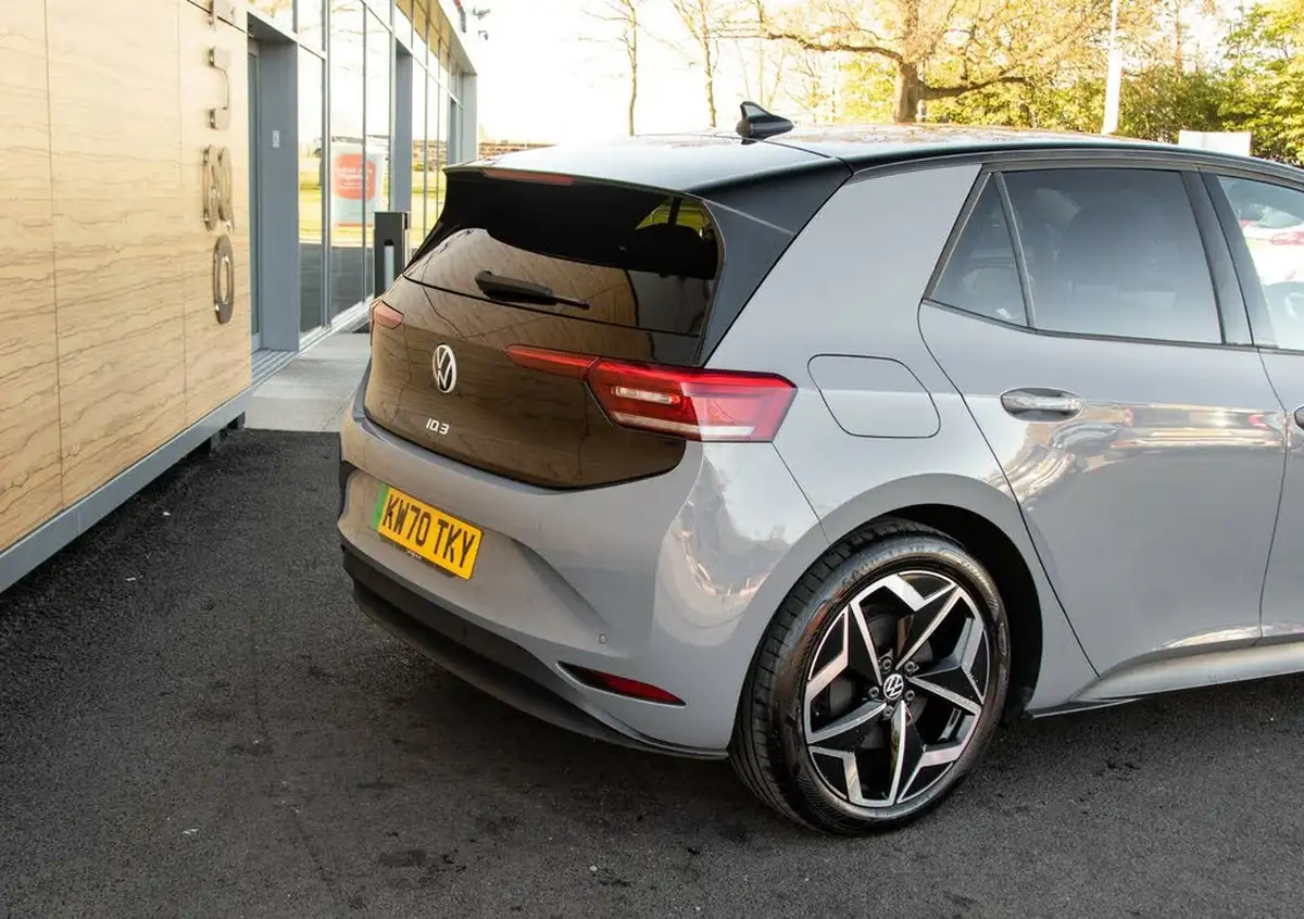 2020-volkswagen-id3-e-business-big-8