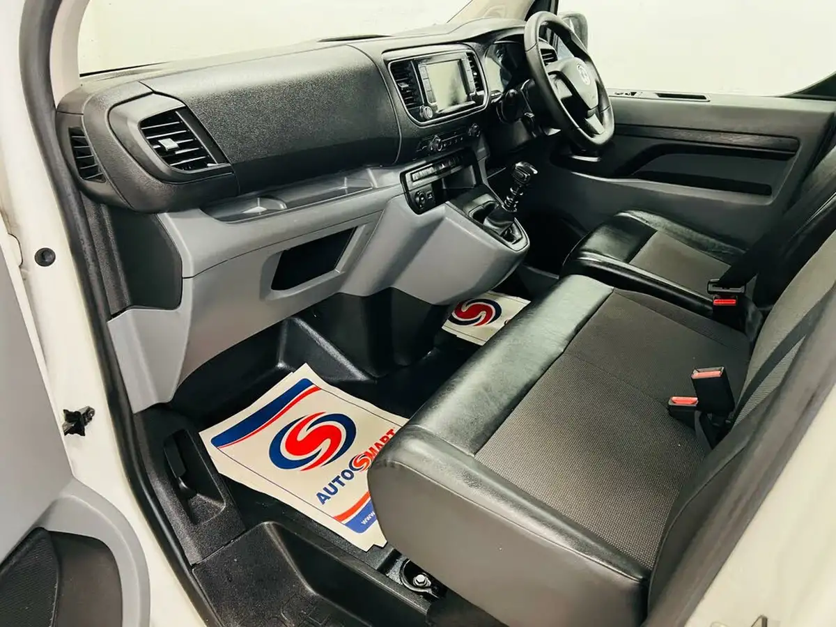 2019-vauxhall-vivaro-15td-2900-l2h1-dynamic-big-14