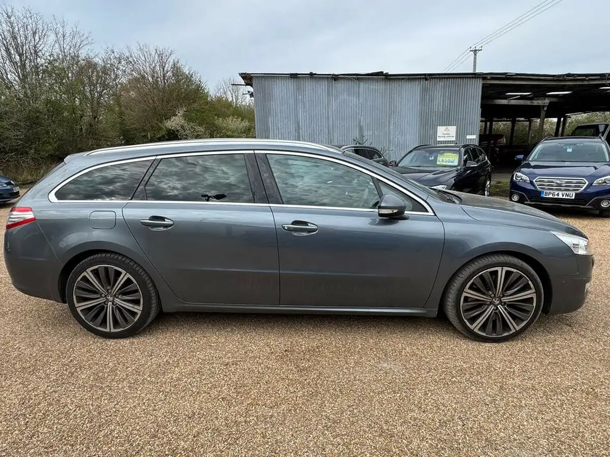 2012-peugeot-508-sw-22td-gt-200bhp-big-3