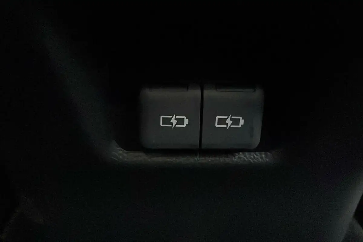 2024-toyota-rav4-25-vvt-i-gr-sport-302bhp-plug-in-big-21