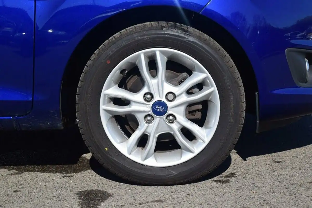 2016-ford-fiesta-10t-zetec-100ps-ecoboost-ss-5d-big-7