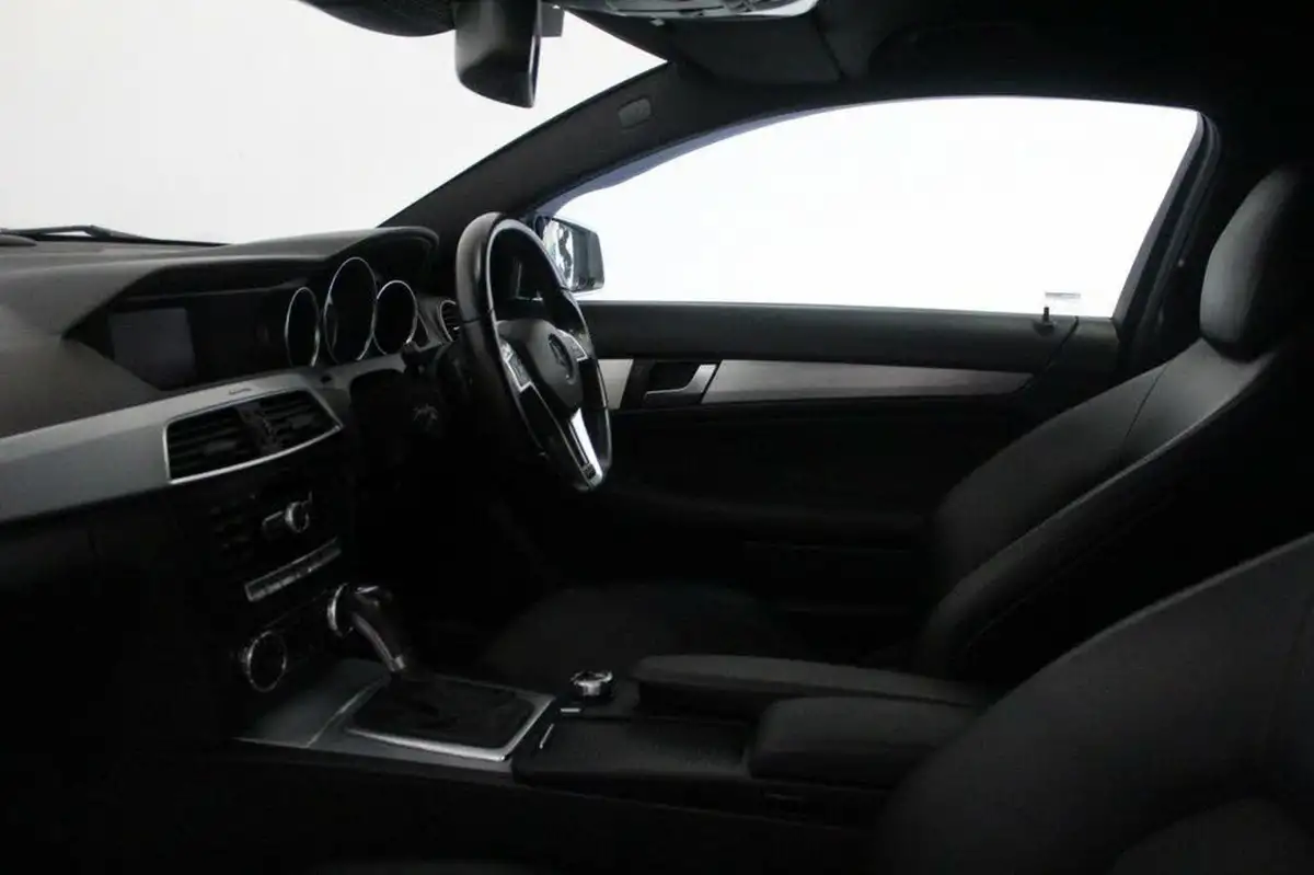 2012-mercedes-benz-c-class-21td-c220-cdi-amg-sport-168bhp-cdi-coupe-2d-7g-tronic-plus-big-37
