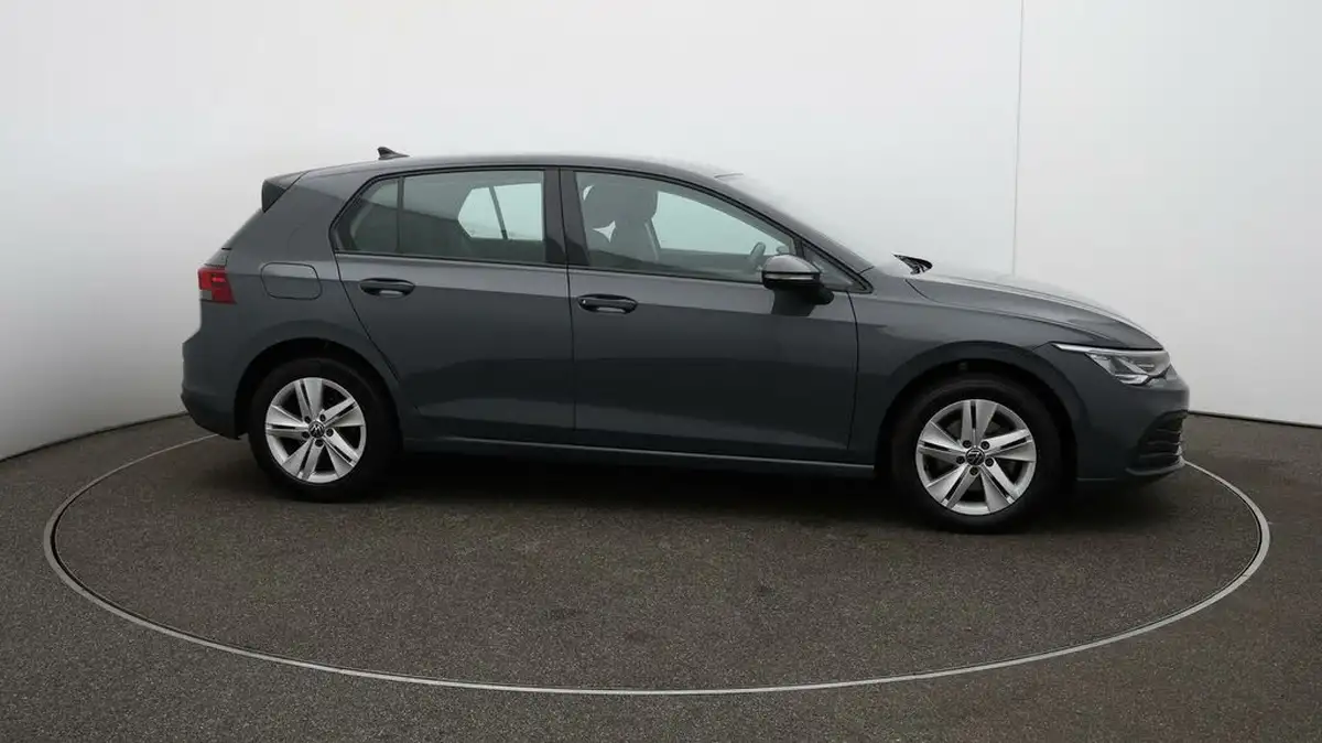 2023-volkswagen-golf-10-tsi-life-hatchback-big-41