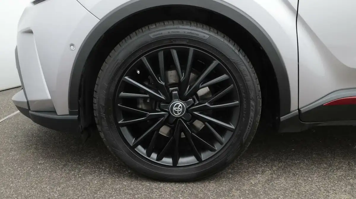 2021-toyota-c-hr-18-vvt-i-design-big-18