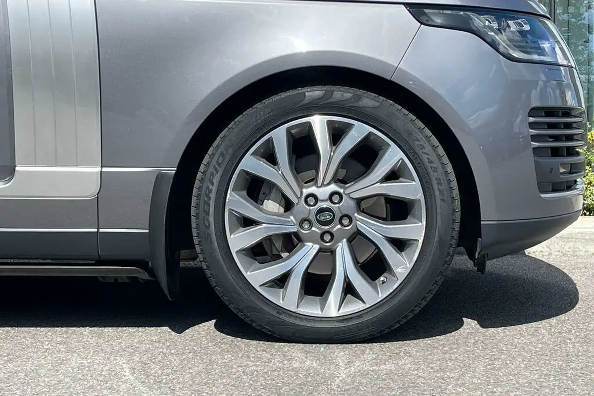2021-land-rover-range-rover-30-d300-westminster-big-13