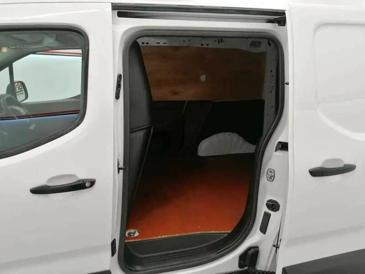 2020-peugeot-partner-15-bluehdi-1000-professional-100ps-eu6dt-panel-big-6
