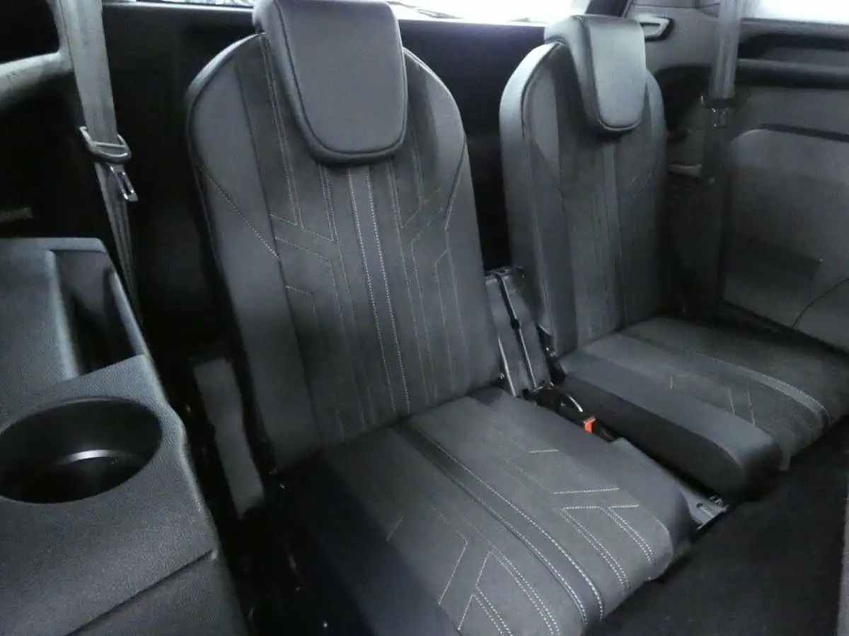2022-peugeot-5008-suv-12-puretech-gt-premium-big-19