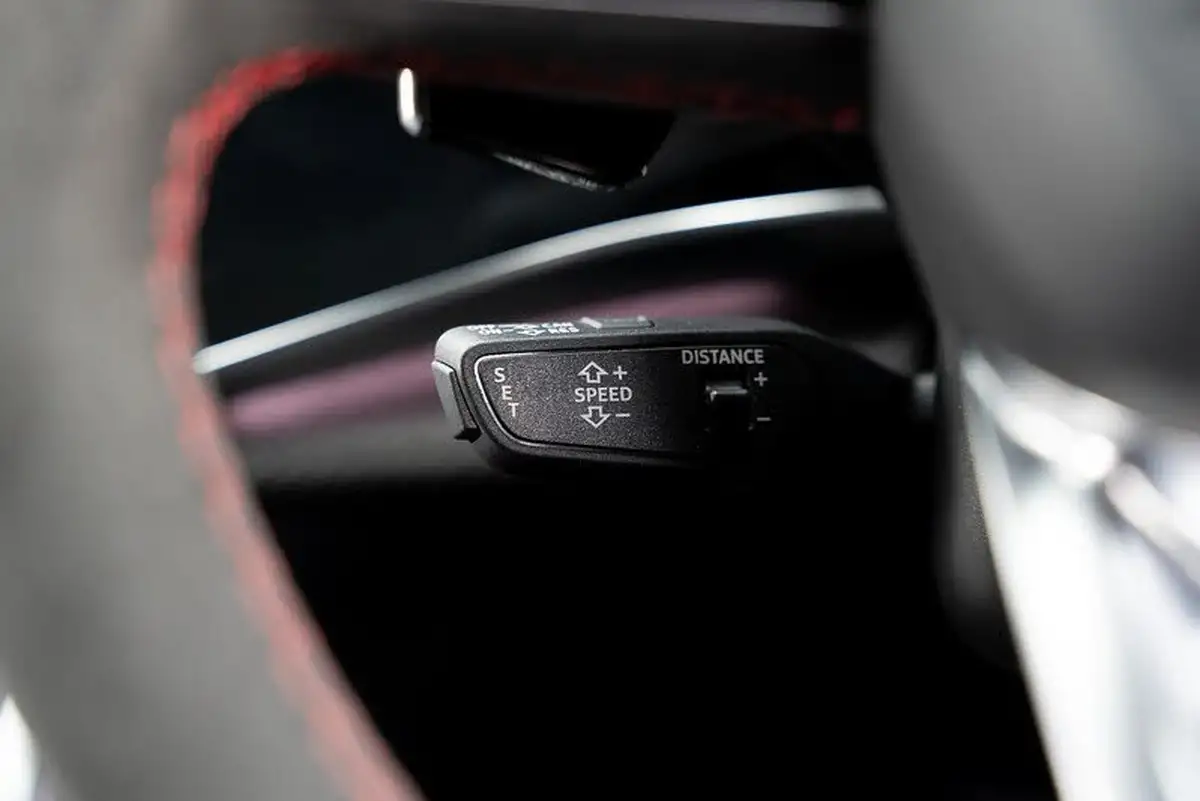 2020-audi-rs-q8-40-tfsi-carbon-black-big-17