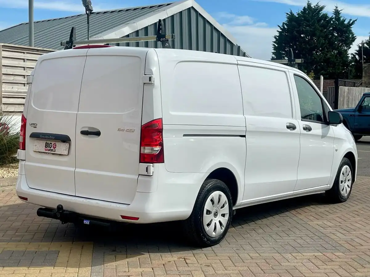 2021-mercedes-benz-vito-18-cdi-114-progressive-l2-panel-big-3
