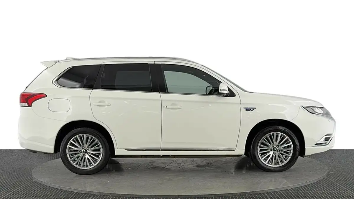 2019-mitsubishi-outlander-24-4h-phev-big-2