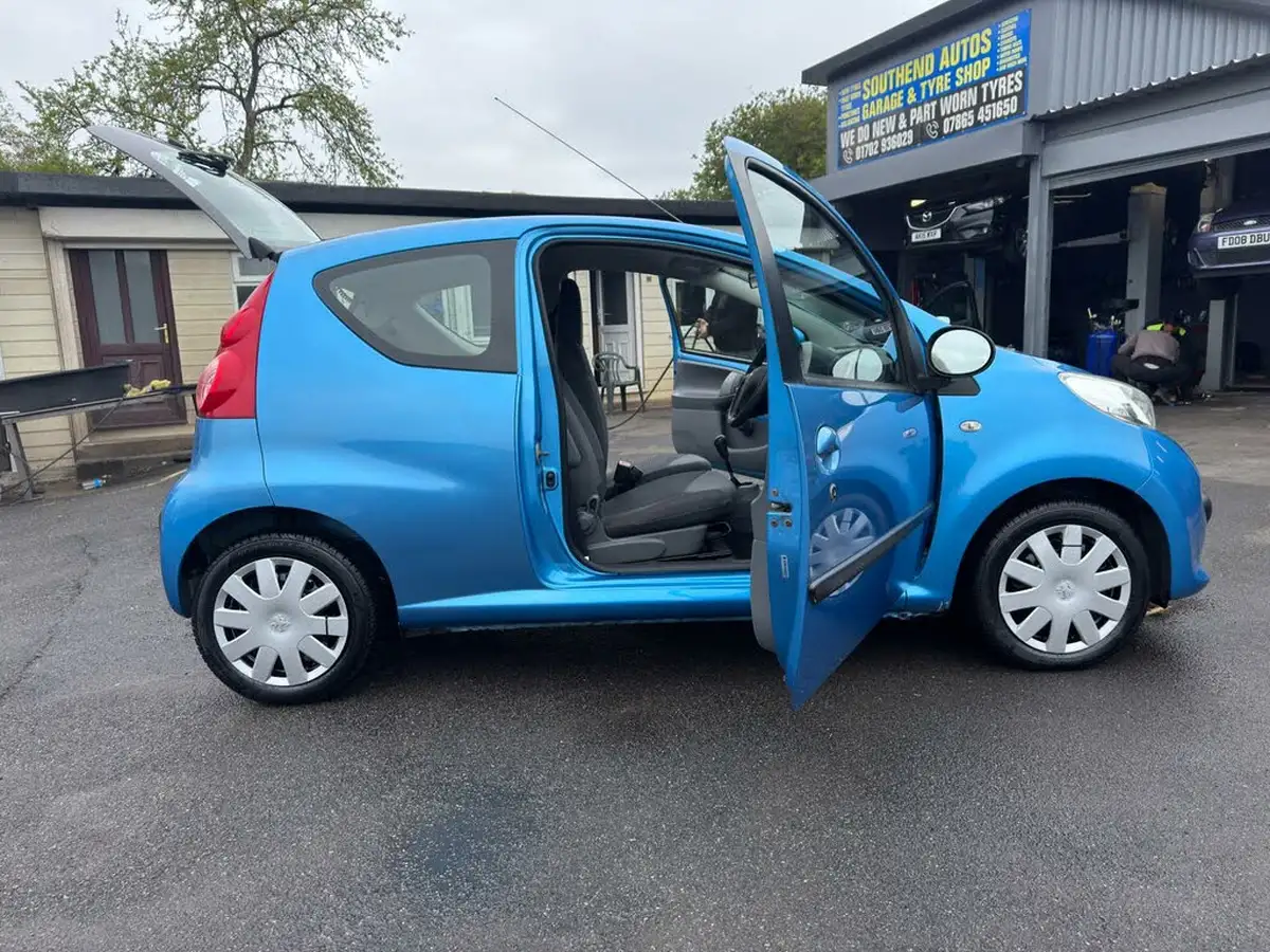 2008-peugeot-107-10-urban-3d-big-54