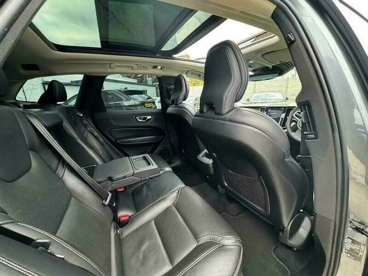 2018-volvo-xc60-20td-d4-inscription-pro-4x4-geartronic-big-30