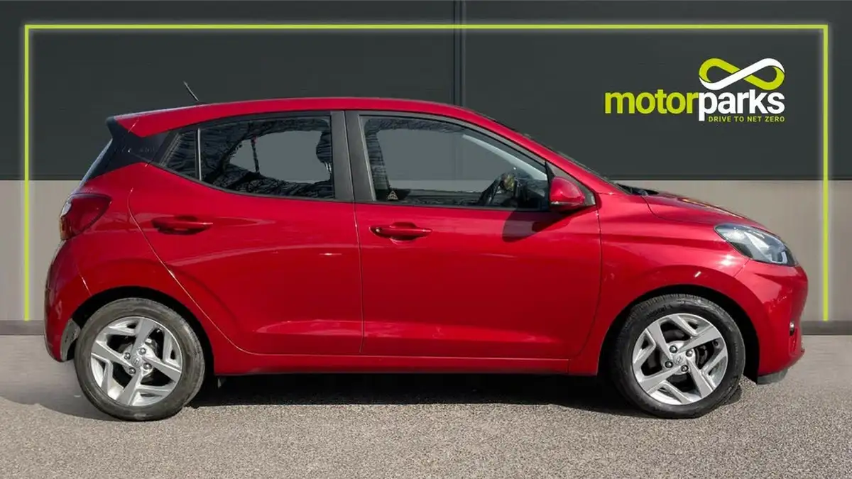 2022-hyundai-i10-12-se-connect-big-1