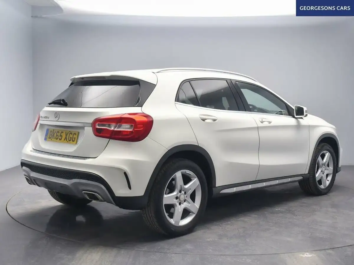 2015-mercedes-benz-gla-class-21d-gla-200d-amg-line-ss-big-6