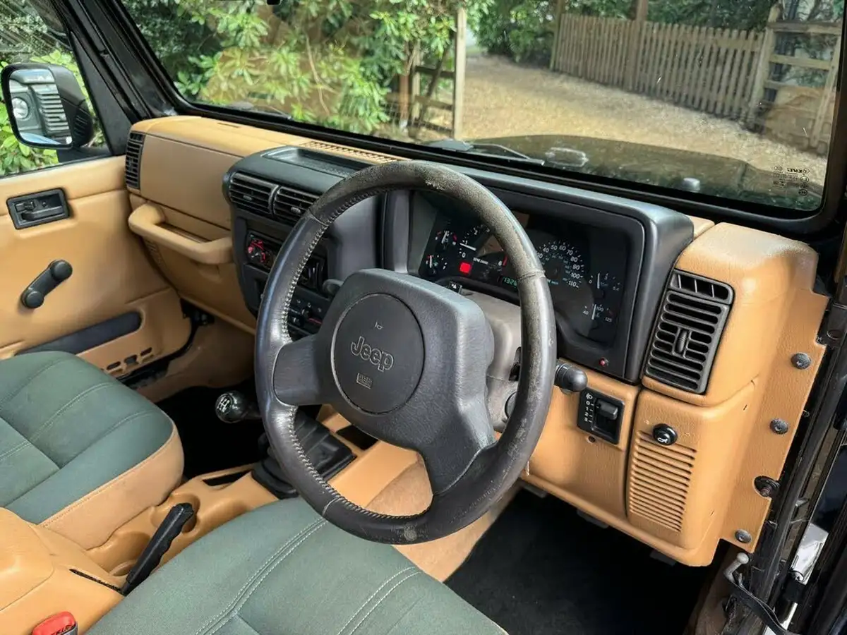 1997-jeep-wrangler-40-sahara-hard-big-37