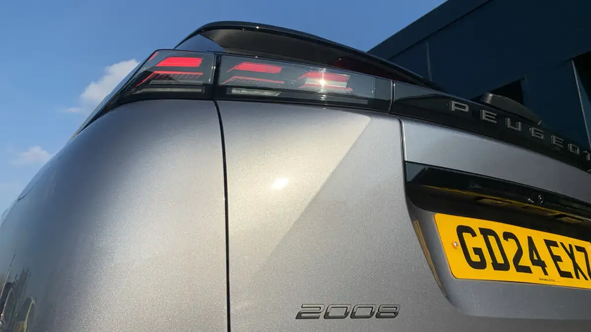 2024-peugeot-2008-suv-12-puretech-gt-130ps-eat8-big-36