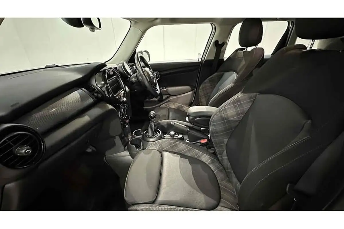 2018-mini-cooper-15-cooper-series-ii-ss-hatchback-5d-big-17