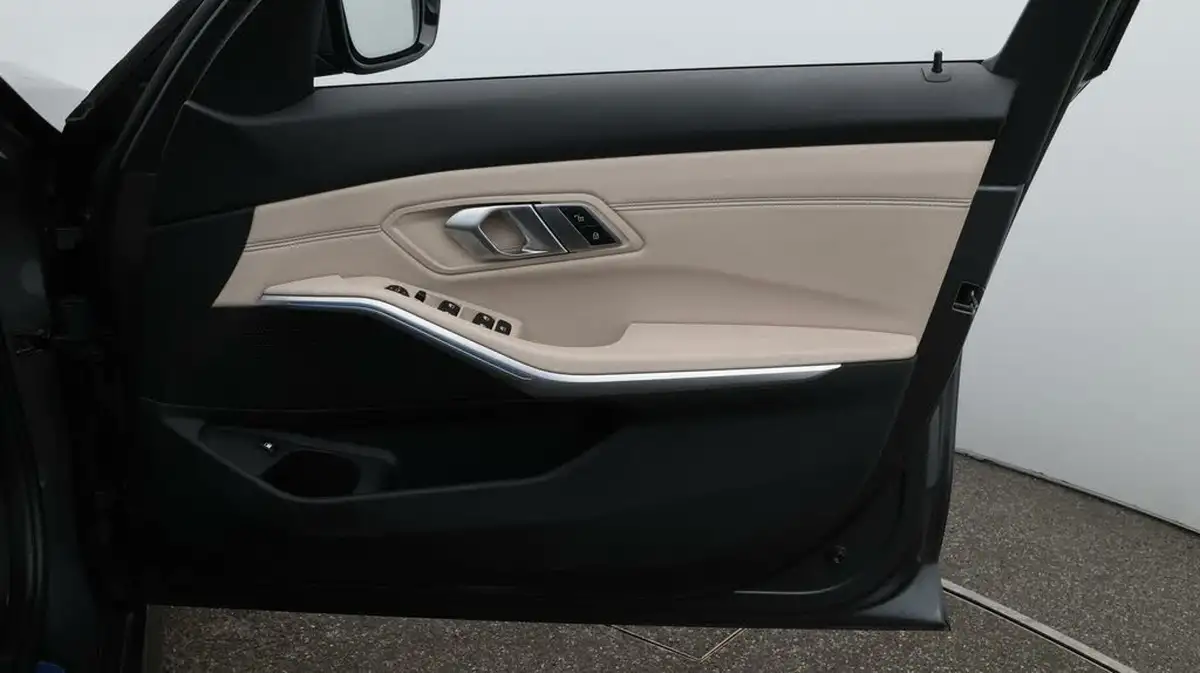 2020-bmw-3-series-20-330e-m-sport-saloon-4d-big-15