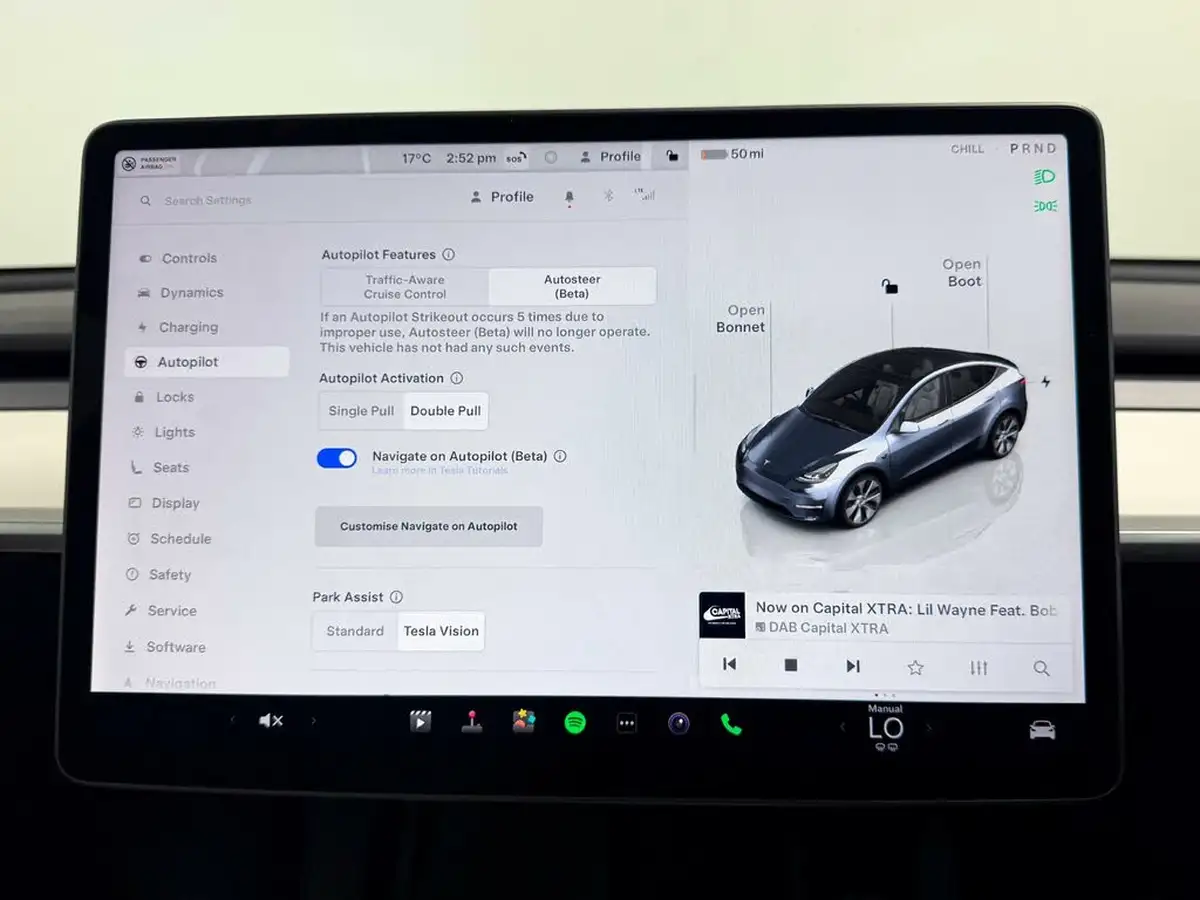 2022-tesla-model-y-e-long-range-big-38