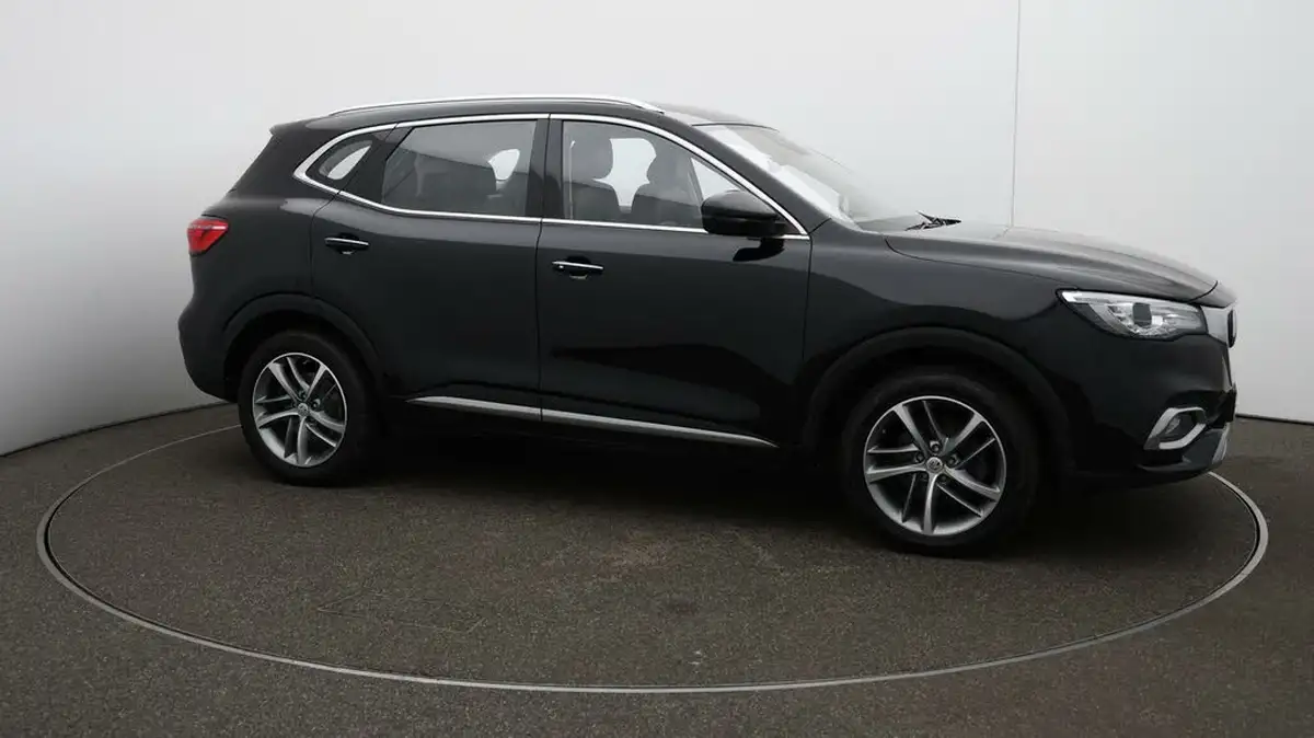 2022-mg-hs-15t-gdi-excite-162ps-big-38