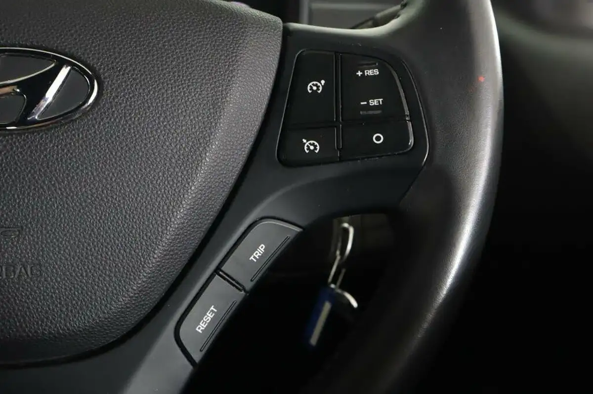 2018-hyundai-i10-10-go-se-66ps-big-34