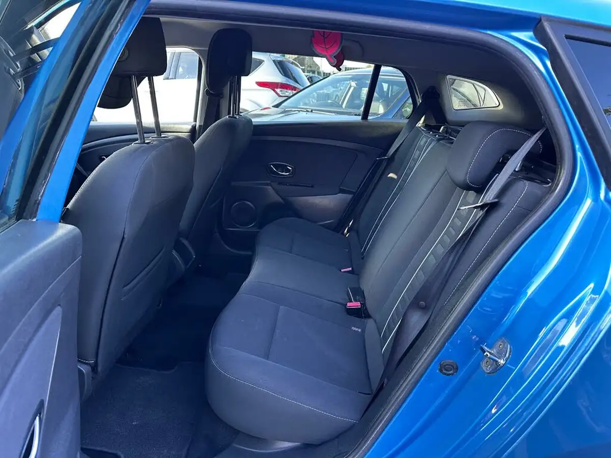 2014-renault-megane-15dci-dynamique-tom-tom-energy-ss-sport-tourer-5d-big-16