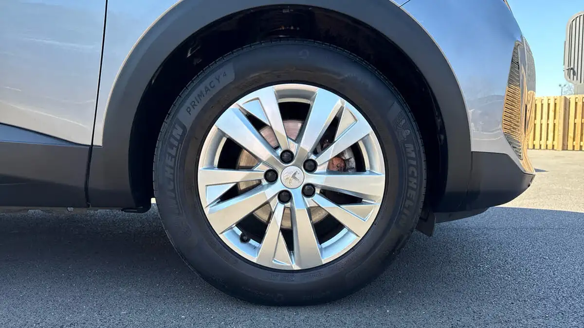 2021-peugeot-5008-suv-12-puretech-active-premium-big-19