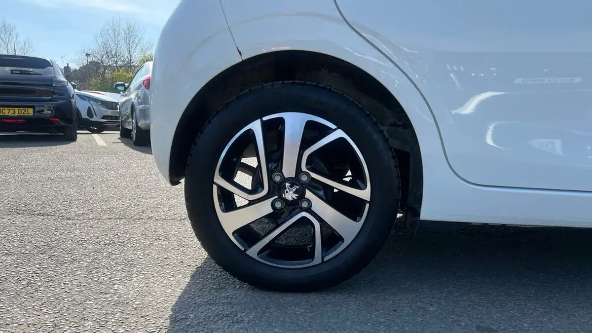2019-peugeot-108-10-allure-ss-hatchback-5d-big-15