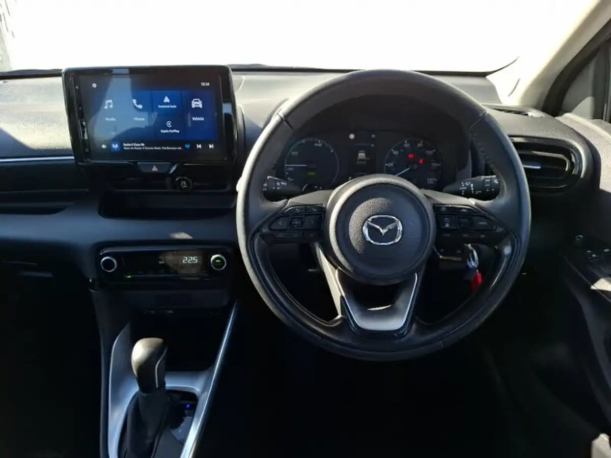 2024-mazda-mazda2-15-centre-line-big-6
