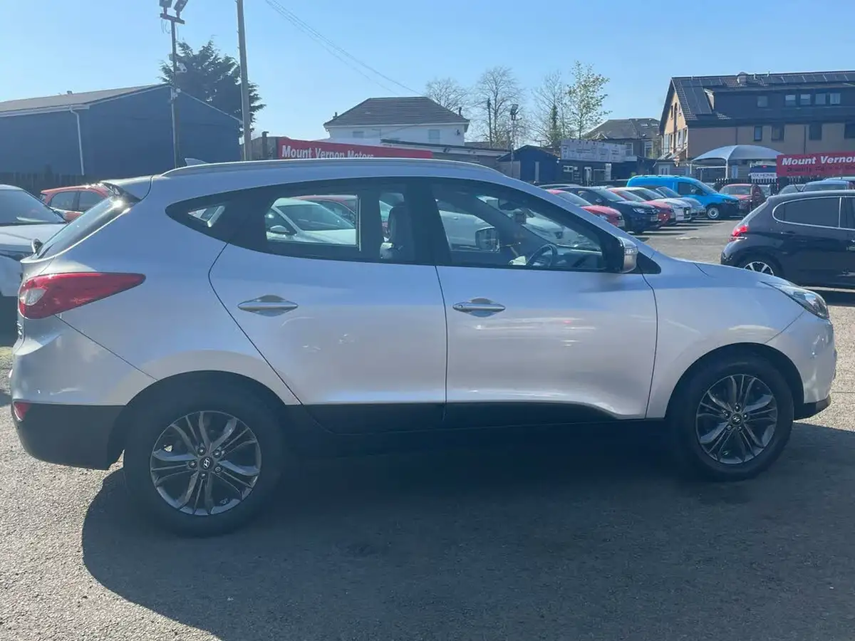2015-hyundai-ix35-17td-se-nav-big-6