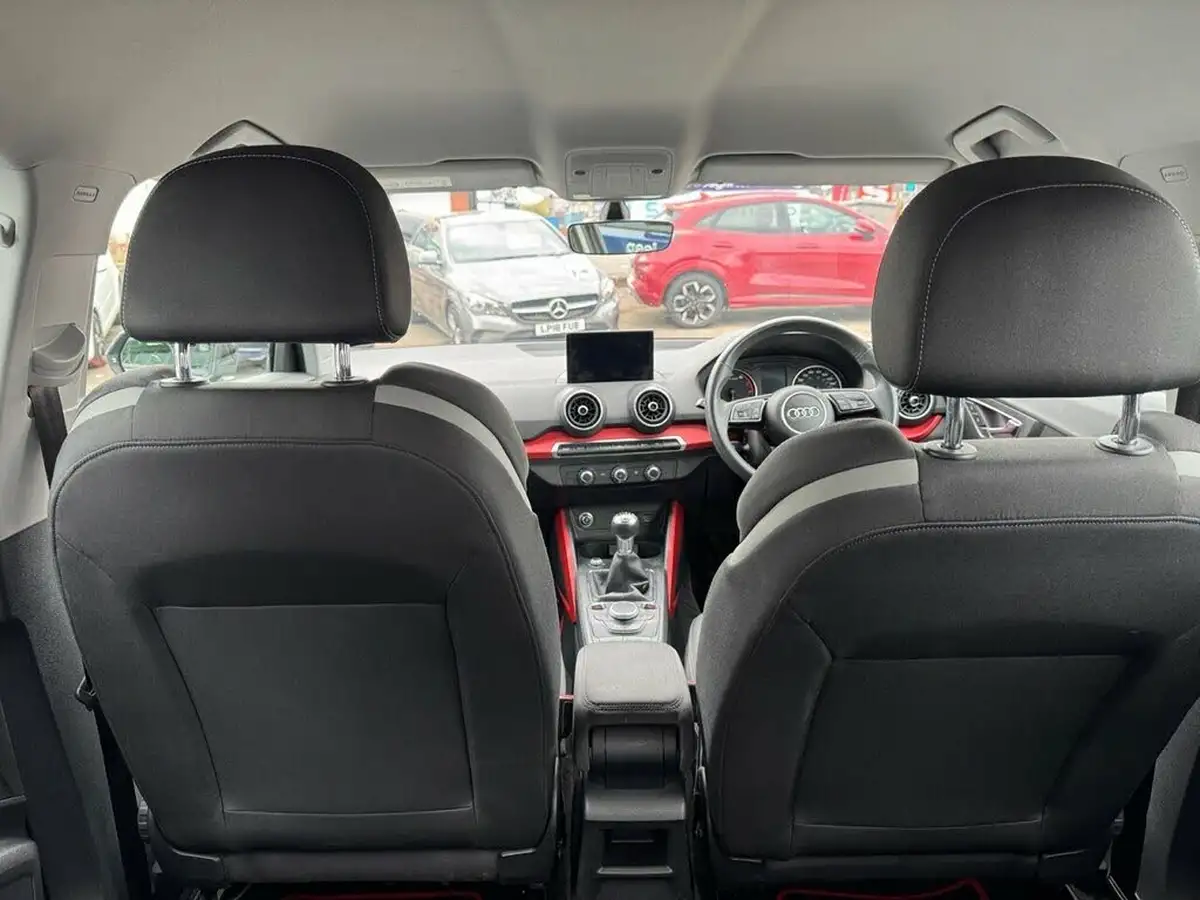 2019-audi-q2-10-30-tfsi-sport-big-12