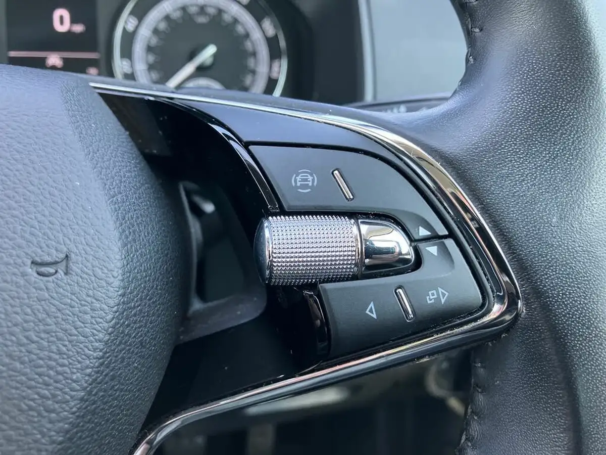 2022-skoda-karoq-10-tsi-se-big-24