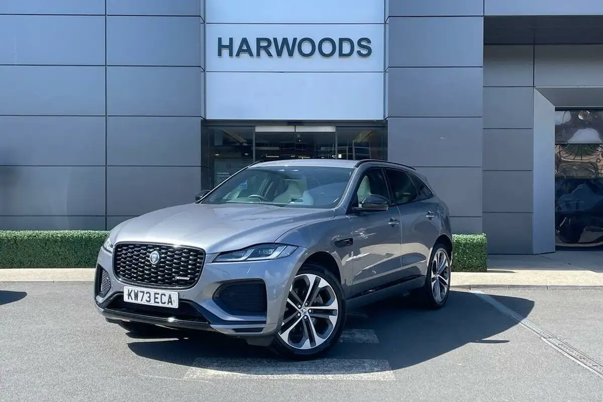 2023-jaguar-f-pace-20-d200-r-dynamic-hse-black-big-11