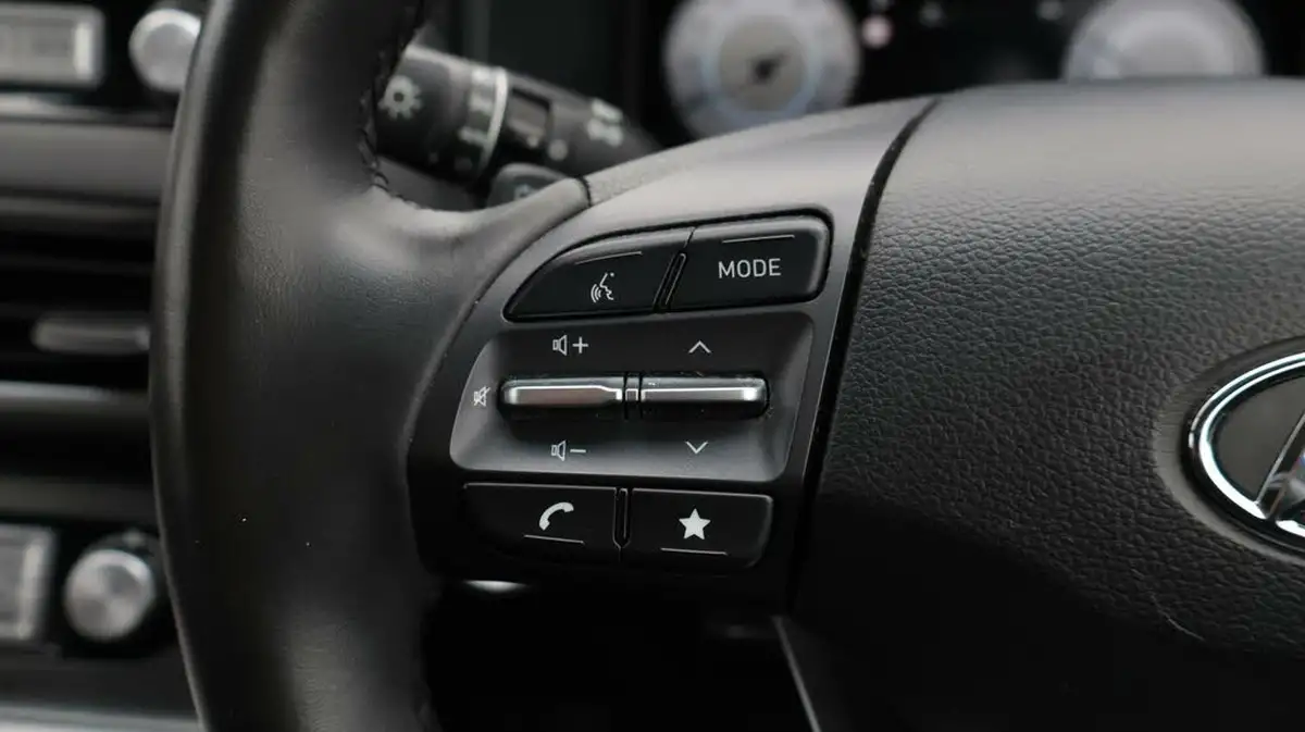 2022-hyundai-kona-e-premium-204ps-64kwh-7kw-obc-big-23