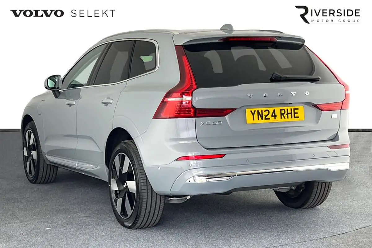 2024-volvo-xc60-20-t8-ultimate-dark-big-2