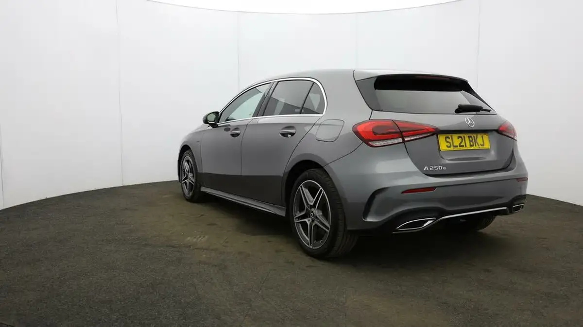 2021-mercedes-benz-a-class-13-a250e-amg-line-hatchback-5d-big-35
