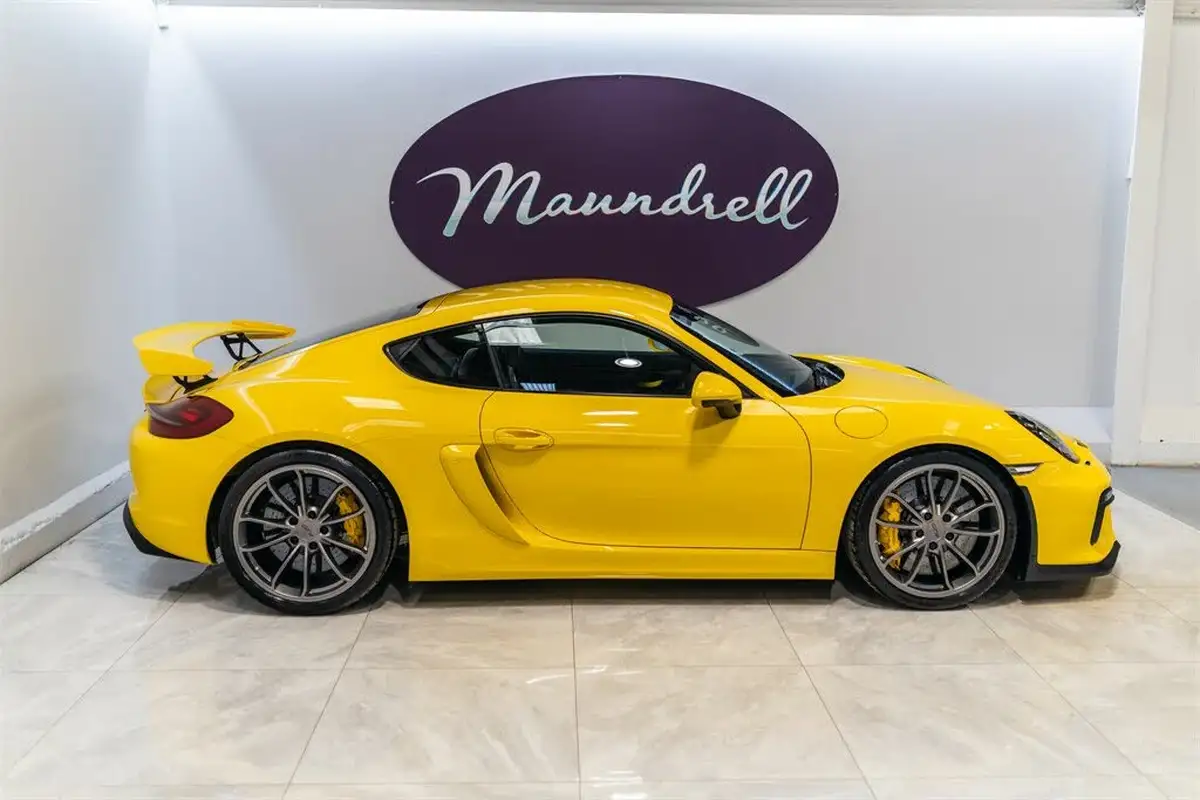 2015-porsche-cayman-38-gt4-big-1
