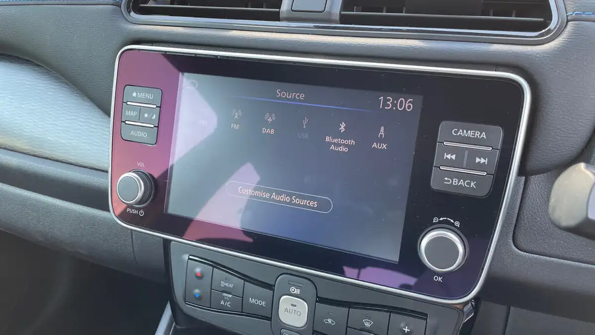 2020-nissan-leaf-e-e-n-tec-big-28