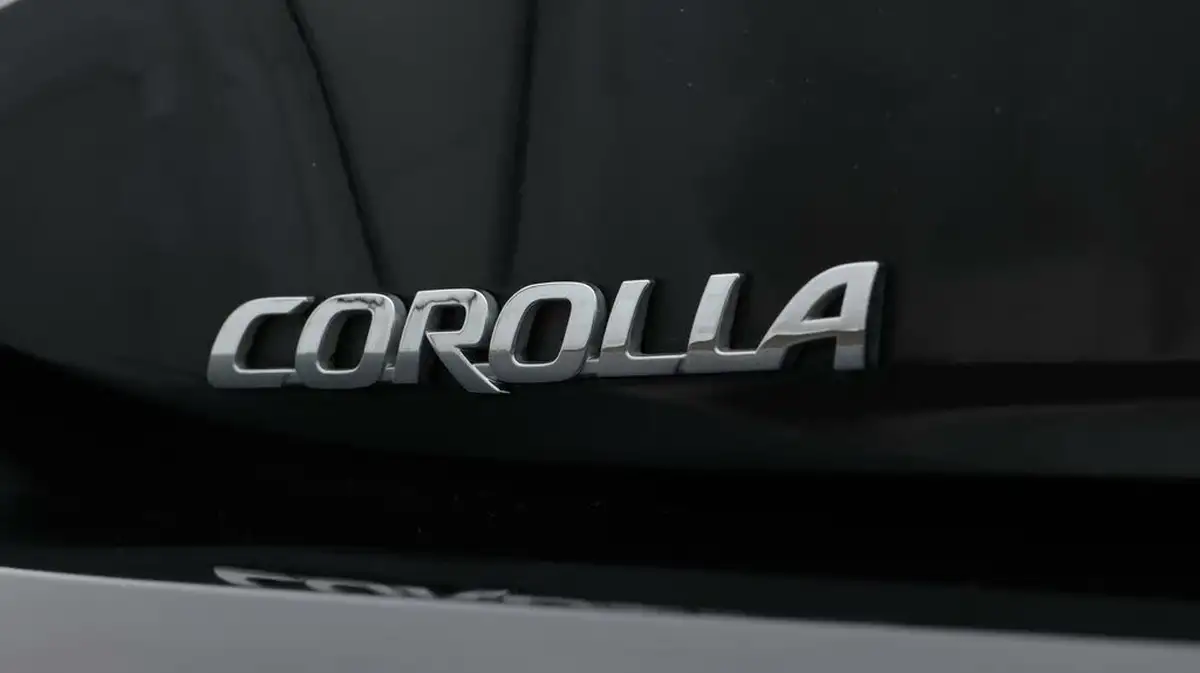 2022-toyota-corolla-18-vvt-i-icon-120bhp-trk-hatchback-5d-big-22