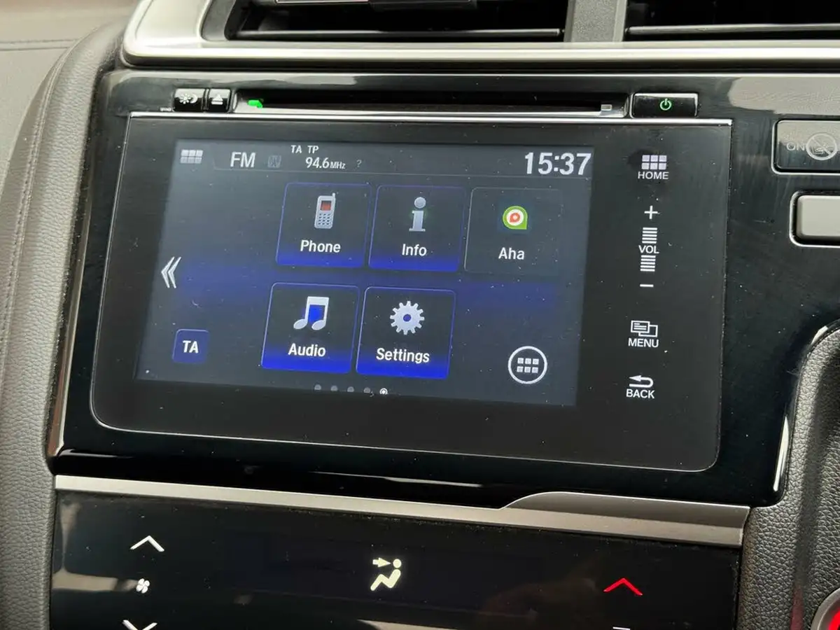 2019-honda-jazz-13-i-vtec-ex-cvt-big-24
