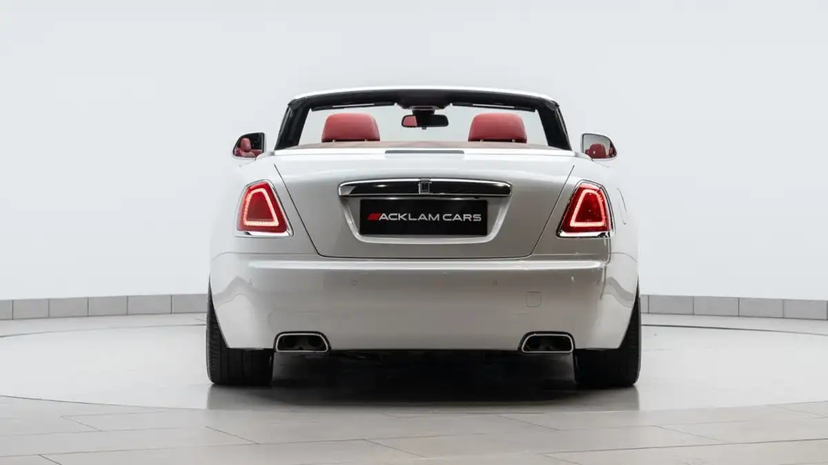 2016-rolls-royce-dawn-66-big-5