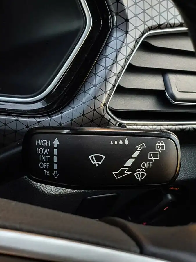 2019-volkswagen-t-cross-10-tsi-sel-dsg-big-42