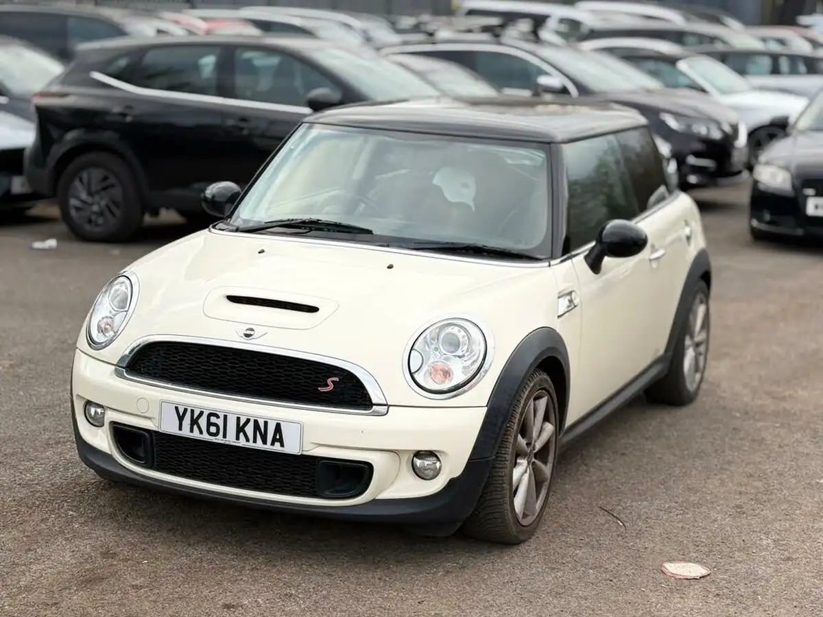2011-mini-cooper-16-cooper-s-hatchback-3d-big-14