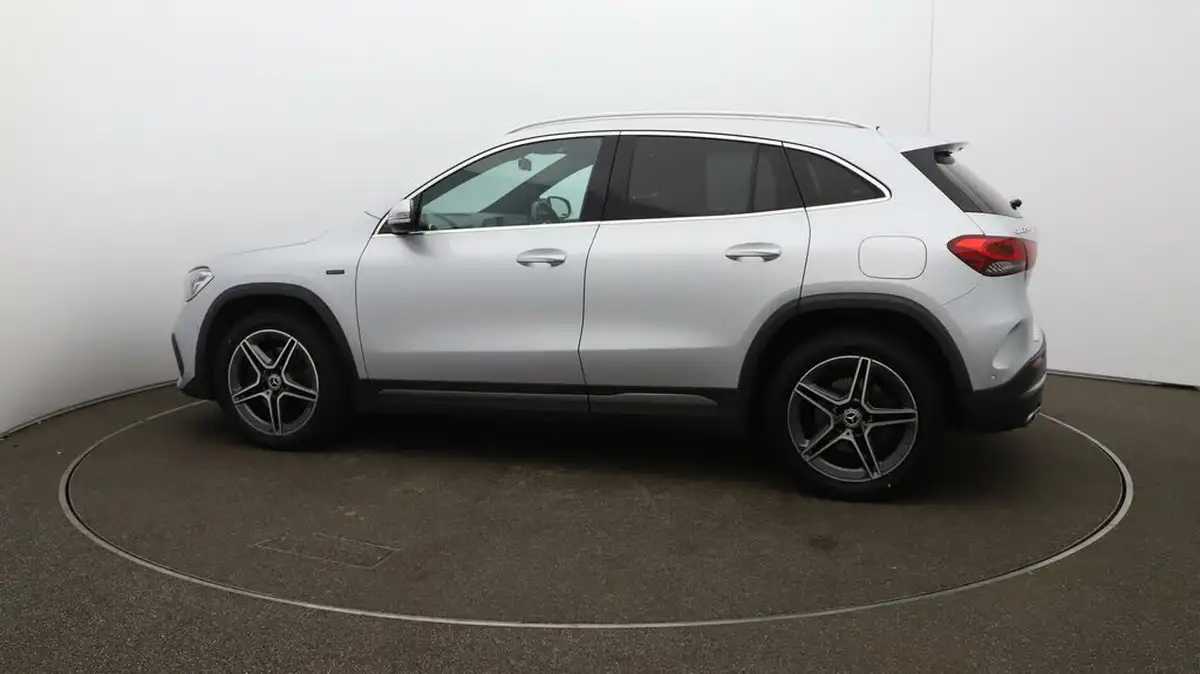 2021-mercedes-benz-gla-class-13-gla-250e-exclusive-edition-big-52