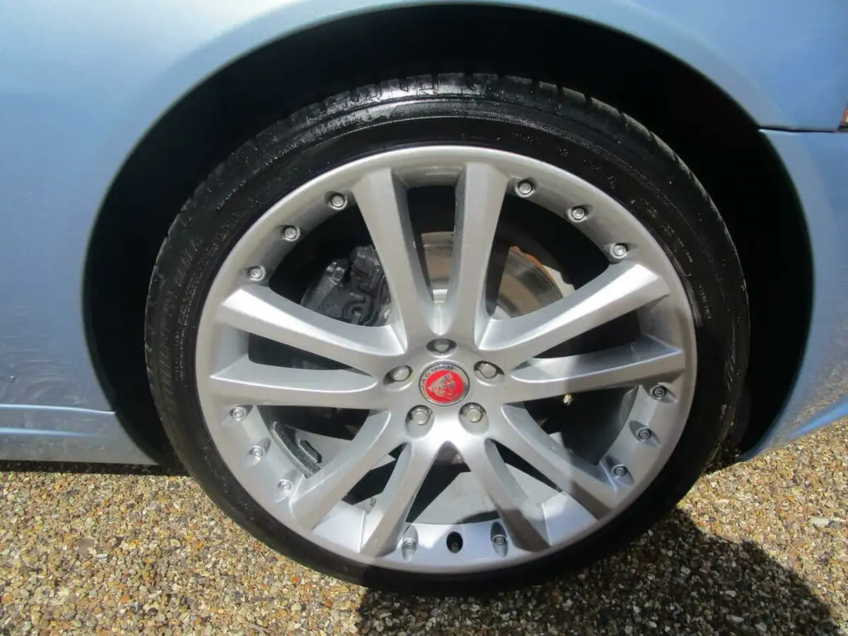 2009-jaguar-xk-42-60-convertible-big-4